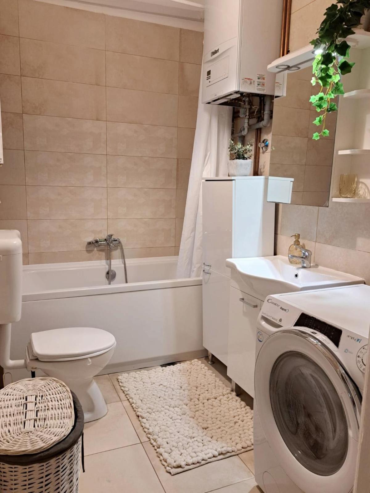 Beautiful Apartment In Center Of Загреб Екстериор снимка